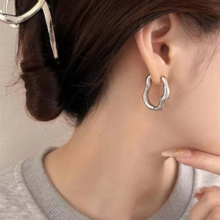 2023 neue trend ige Metall geometrie Creolen für Frauen Modedesign Gold Farbe unregelmäßige Ohrringe Schmuck Geschenke
