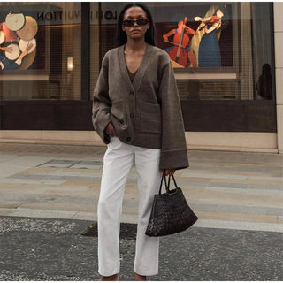 Elegante solide V-Ausschnitt Tasche Strickjacke Frauen lässig lange Ärmel einreihige lose Pullover 2024 neue Herbst Dame Streetwear